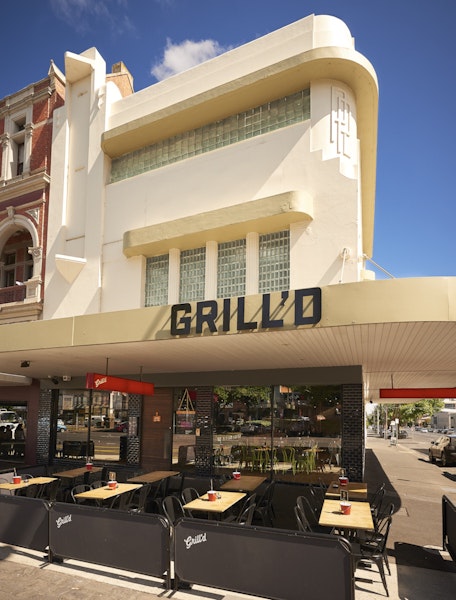Grill'd Healthy Burgers - Daylight - The opportunity to create a branding image is certainly a challenge when faced with the sun creating deep shadows...